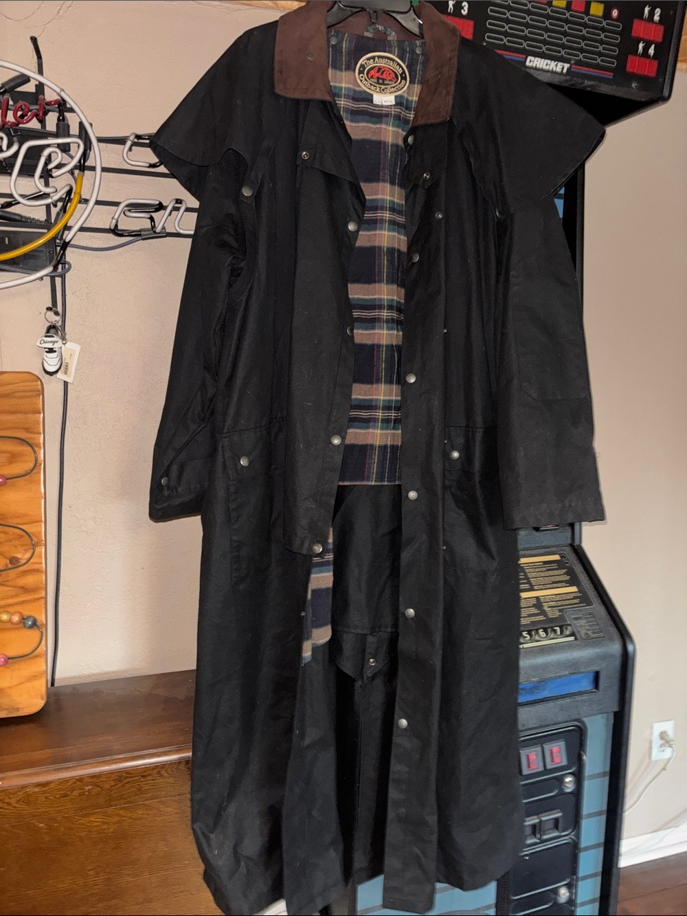 Men’s The Australian Outback‎ Collection Waxed Black Trench Coat w/Brown Collar